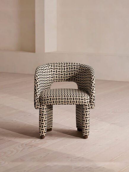 Valerie Single Vanity, Arabescato Marble